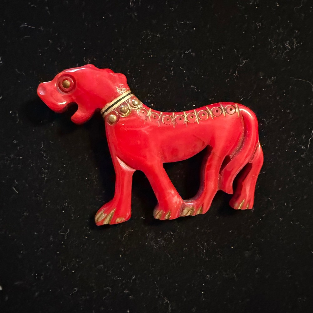 Vintage Red Carved Bakelite Foo Dog Pin Brooch 3"